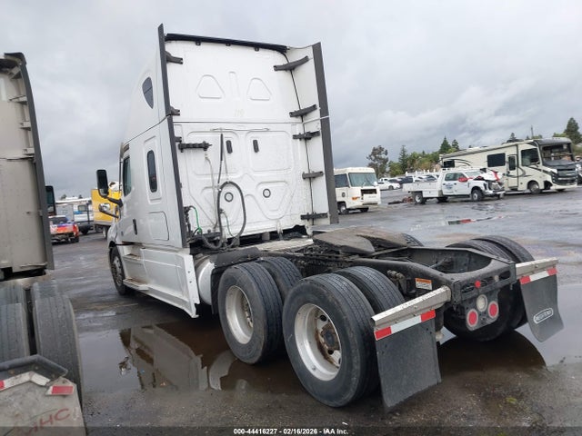 3AKJHHDR1MSMU8401 Freightliner New Cascadia 126