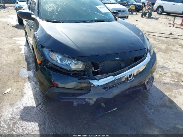 Honda Civic Lx 2018 2HGFC2F54JH567018 Image 6