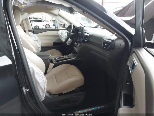 1FM5K8HC0NGB49225 Ford Explorer Platinum