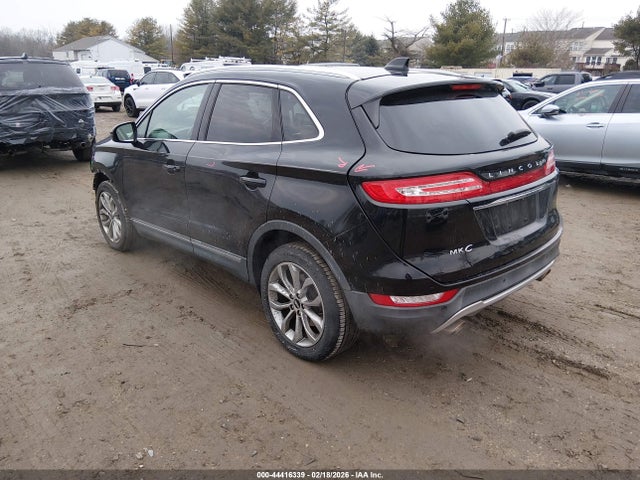 2019 LINCOLN MKC 5LMCJ2D99KUL01725 Photo 2