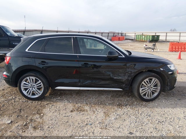 44416342 :رقم المزاد ، WA1BNAFY7J2096898 vin ، 2018 Audi Q5 2.0t Premium/2.0t Tech Premium مزاد بيع