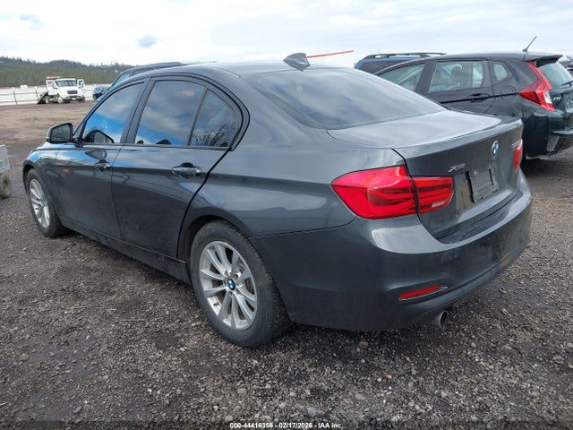 2016 BMW 320I WBA8E5G57GNU20092 Photo 2