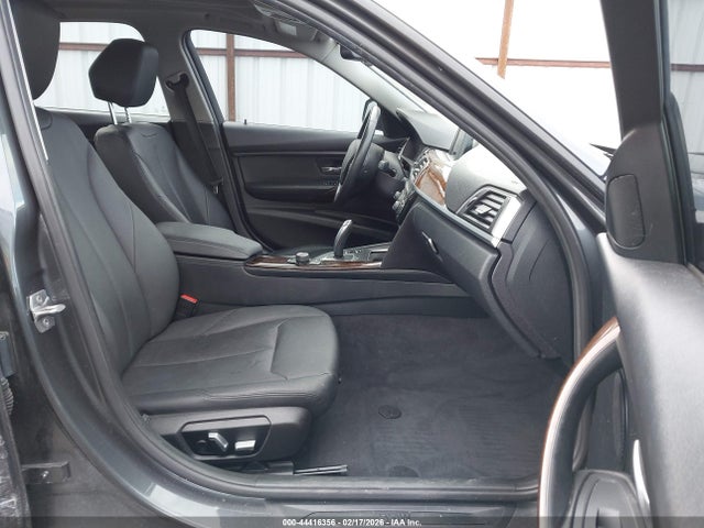2016 BMW 320I WBA8E5G57GNU20092 Photo 4