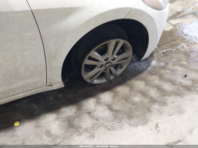 5NPD84LF8HH036938 Hyundai ELANTRA SE