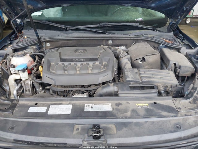 1VWBA7A37JC011520 Volkswagen Passat 2.0t Se
