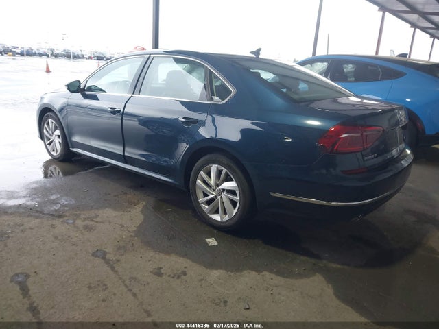 1VWBA7A37JC011520 Volkswagen Passat 2.0t Se
