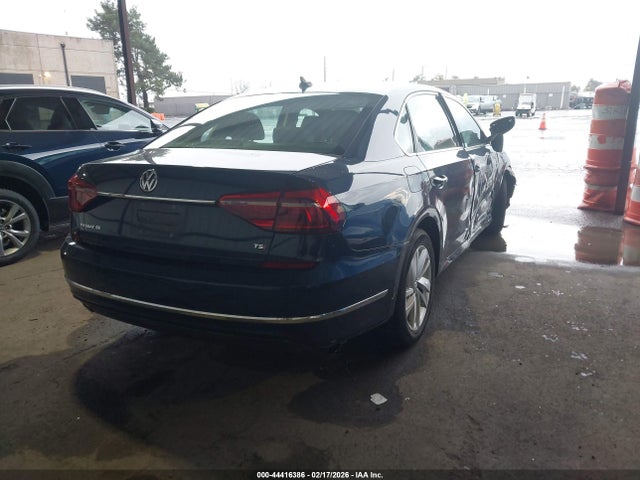 1VWBA7A37JC011520 Volkswagen Passat 2.0t Se