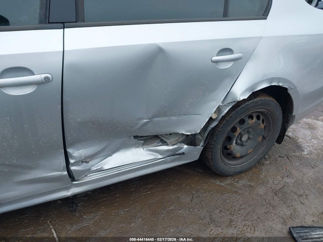 3VWD17AJ2FM209029 Volkswagen Jetta 1.8t Se