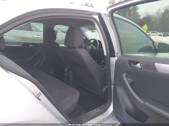 3VWD17AJ2FM209029 Volkswagen Jetta 1.8t Se
