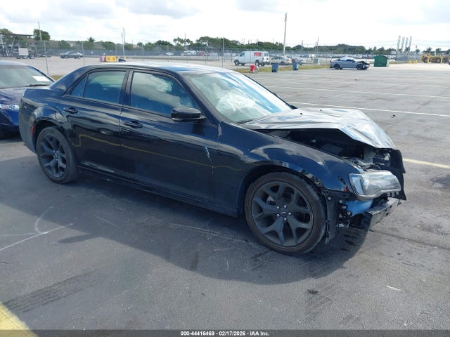 2023 Chrysler 300 300s მანქანა იყიდება აუქციონზე, vin: 2C3CCABG5PH537705, აუქციონის ნომერი: 44416469
