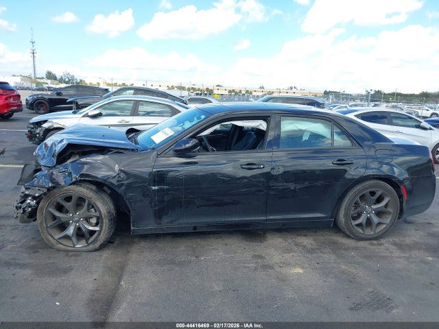 Продажа на аукционе авто 2023 Chrysler 300 300s, vin: 2C3CCABG5PH537705, номер лота: 44416469