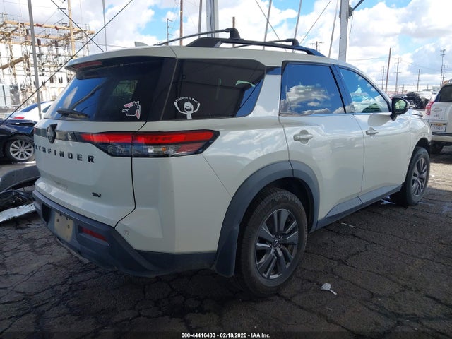 5N1DR3BA2NC249593 Nissan Pathfinder Sv 2wd