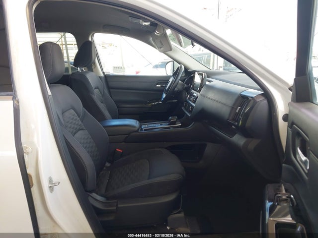 5N1DR3BA2NC249593 Nissan Pathfinder Sv 2wd