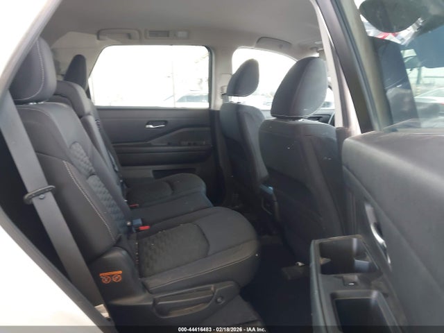 5N1DR3BA2NC249593 Nissan Pathfinder Sv 2wd