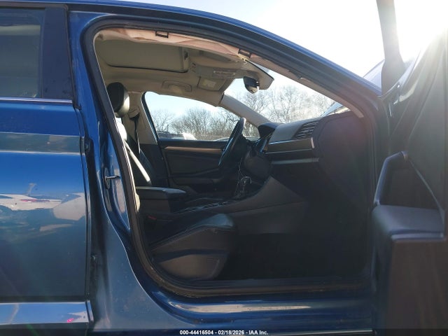 Продажа на аукционе авто 2021 Volkswagen Jetta 1.4t Sel Premium, vin: 3VWG57BU3MM024513, номер лота: 44416504