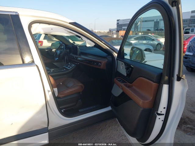 2021 LINCOLN AVIATOR 5LMYJ8XY1MNL00027 Photo 4