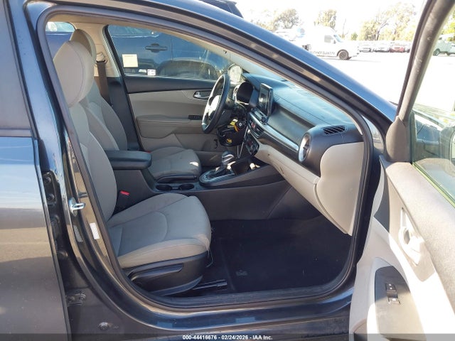 3KPF24AD1KE138329 KIA Forte Lxs