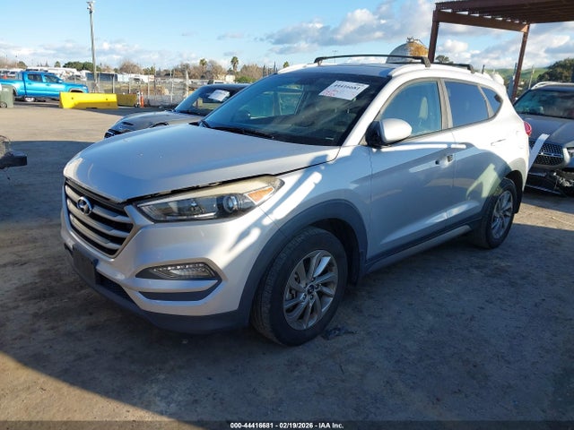 KM8J33A49HU297655 Hyundai TUCSON SE