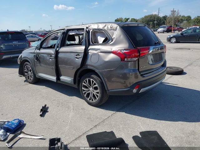 2017 MITSUBISHI OUTLANDER JA4AD3A3XHZ066804 Photo 2