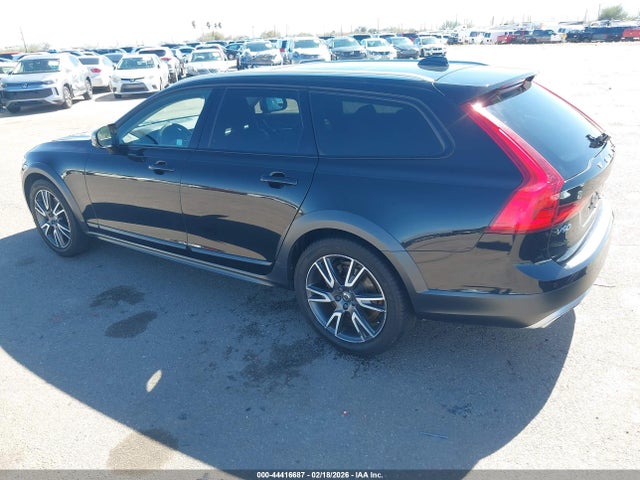 2017 VOLVO V90 CROSS COUNTRY YV4A22NL7H1007303 Photo 2
