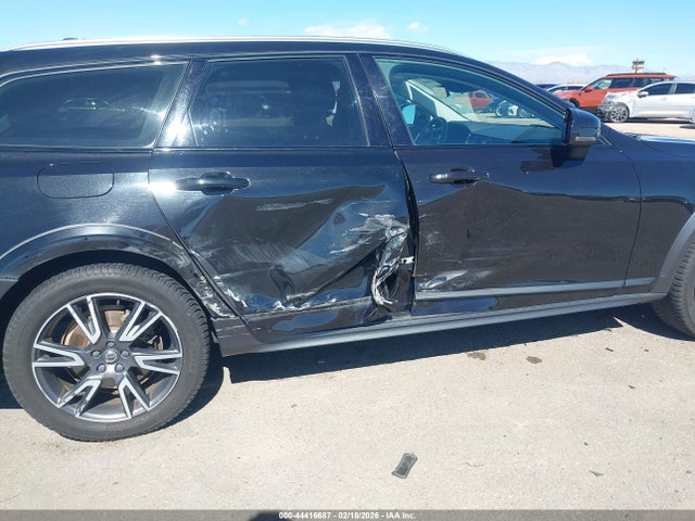 2017 VOLVO V90 CROSS COUNTRY YV4A22NL7H1007303 Photo 5