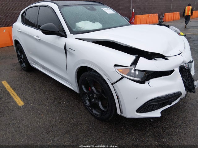 2022 ALFA ROMEO STELVIO ZASPAKBN9N7D43640