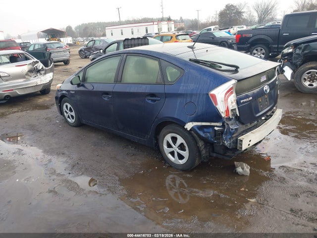 2015 TOYOTA PRIUS JTDKN3DU2F1984487 Photo 2