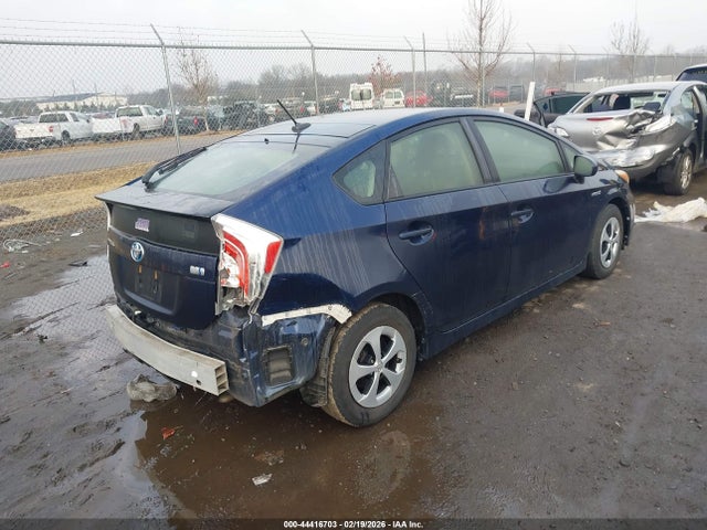 2015 TOYOTA PRIUS JTDKN3DU2F1984487 Photo 3