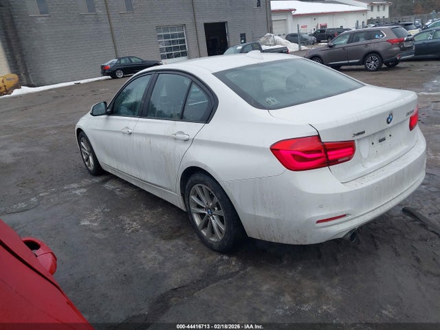 2017 BMW 320I WBA8E5G52HNU42308 Photo 2