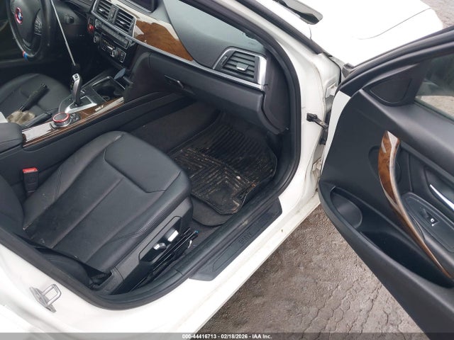 2017 BMW 320I WBA8E5G52HNU42308 Photo 4
