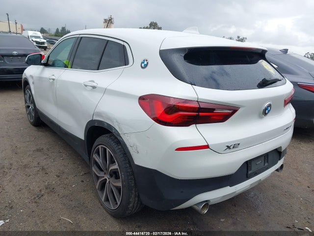 2022 BMW X2 WBXYH9C09N5T76818 Photo 2