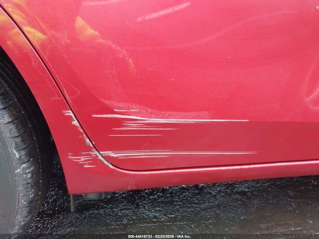 5YFBURHE8KP886496 Toyota COROLLA LE