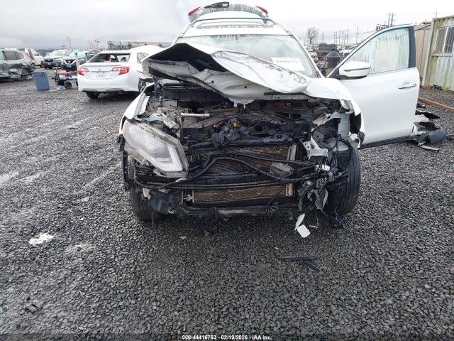 JN8AT2MV7HW002824 Nissan ROGUE SV
