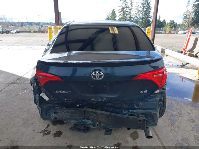 Toyota COROLLA SE 2018 5YFBURHE4JP750610 Image 17