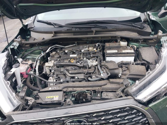 44416781 :رقم المزاد ، 7MUDAAAG5RV074126 vin ، 2024 Toyota Corolla Cross Xle مزاد بيع