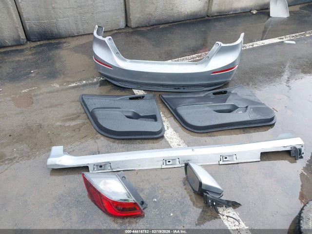 19XZE4F1XKE010402 Honda Insight Lx