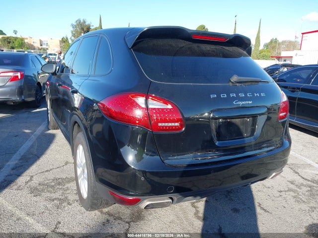 2013 PORSCHE CAYENNE WP1AA2A29DLA10350 Photo 2
