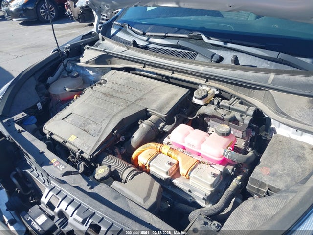 KNDCB3LC8M5464581 KIA Niro Lxs