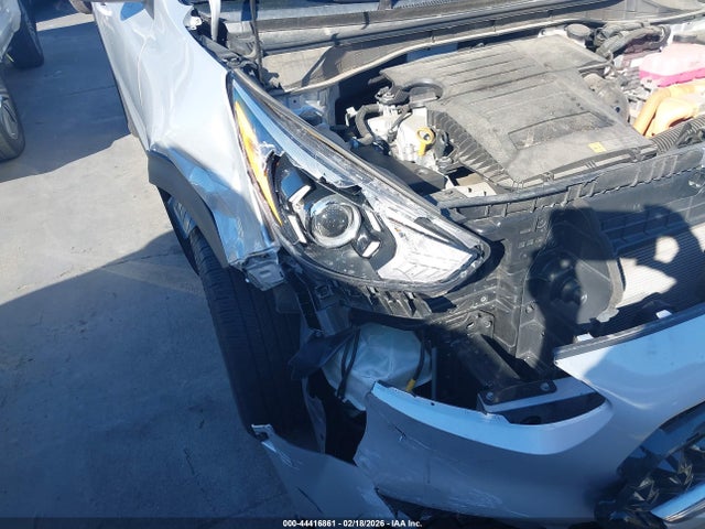 KNDCB3LC8M5464581 KIA Niro Lxs