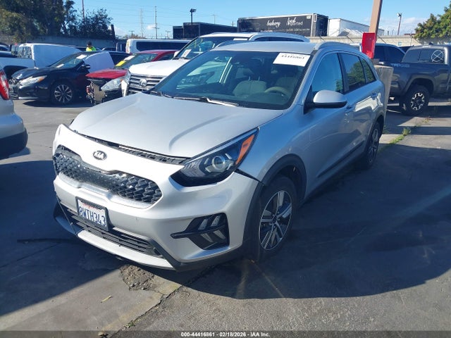 KNDCB3LC8M5464581 KIA Niro Lxs
