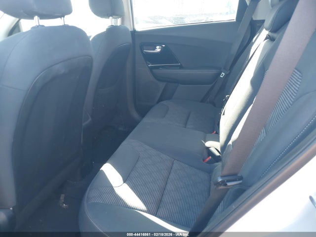 KNDCB3LC8M5464581 KIA Niro Lxs