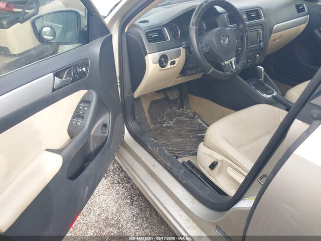 3VWD17AJ0EM219640 Volkswagen Jetta 1.8t Se