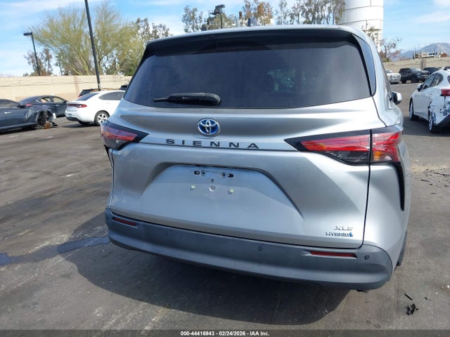 Toyota SIENNA XLE 2021 5TDYRKEC4MS022898 Image 16