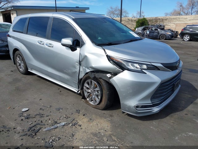Toyota SIENNA XLE 2021 5TDYRKEC4MS022898 Image 6