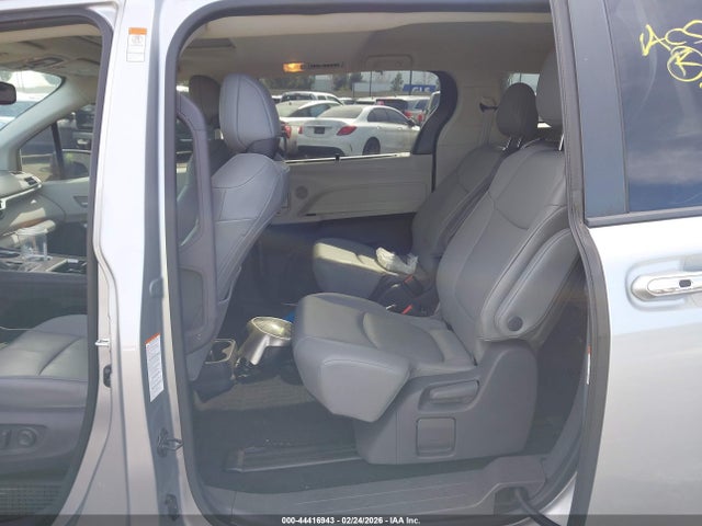 Toyota SIENNA XLE 2021 5TDYRKEC4MS022898 Image 8
