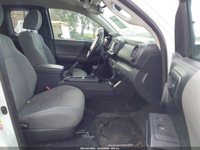 5TFRX5GN2KX145214 Toyota Tacoma Sr