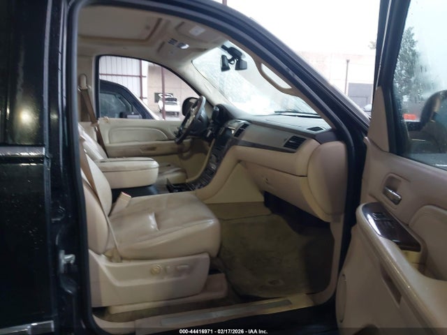 2008 CADILLAC ESCALADE ESV 1GYFK66898R175451 Photo 4