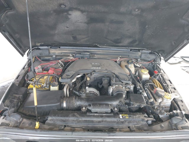 1C4HJXDG8JW171528 Jeep Wrangler Unlimited Sport 4x4