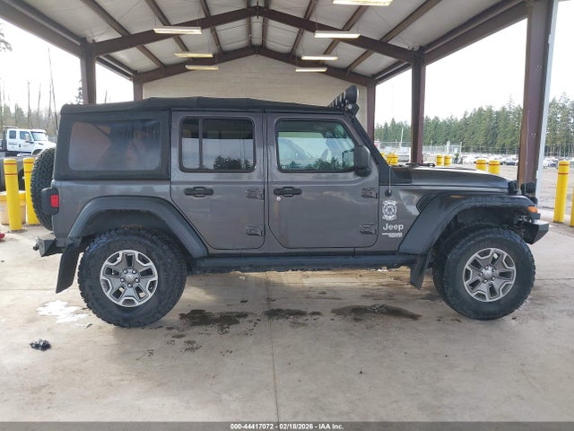 1C4HJXDG8JW171528 Jeep Wrangler Unlimited Sport 4x4