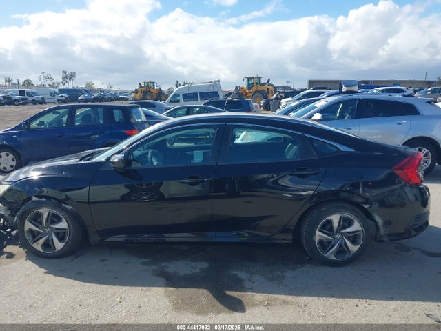 Honda Civic Lx 2019 2HGFC2F67KH520138 Image 14